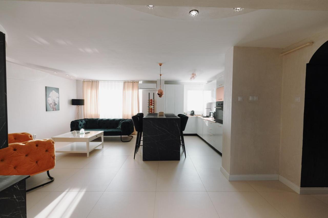 Bear'S Apartment Алба-Юлия Экстерьер фото